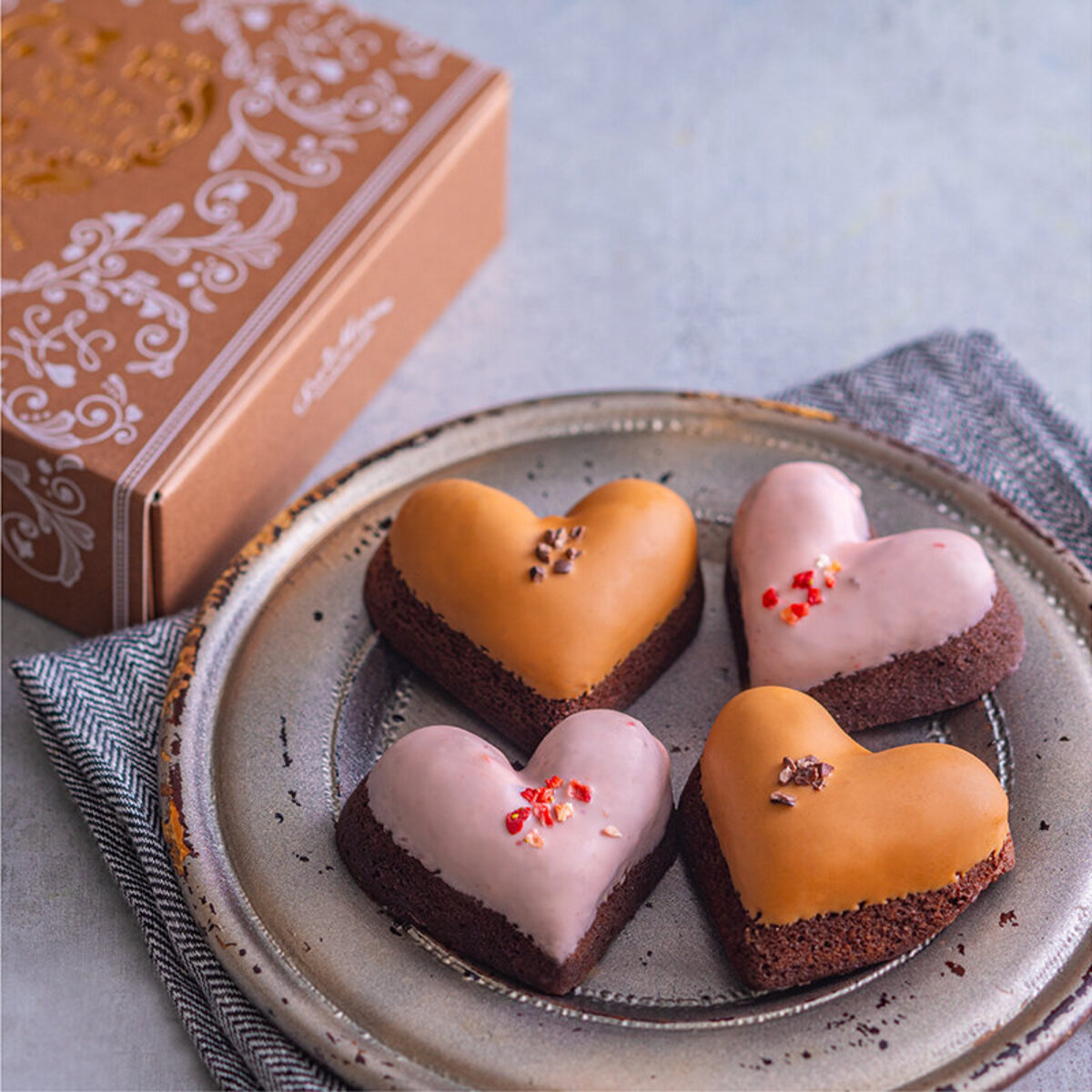 オンラインショップ限定 ハートのベイクドショコラ 夏季販売をスタート